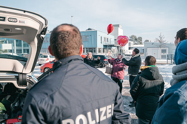 Die Polizei Mittelfranken kam anlässlich des Abschieds von Jürgen Köhler zu Besuch in die Regnitz Werkstätten.